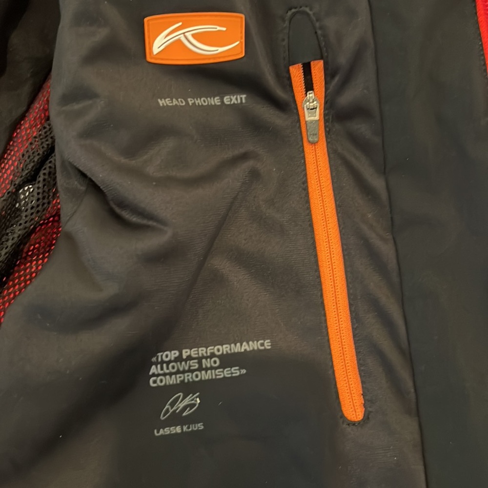 KJUS men’s formula ski jacket - Picture 8 of 12